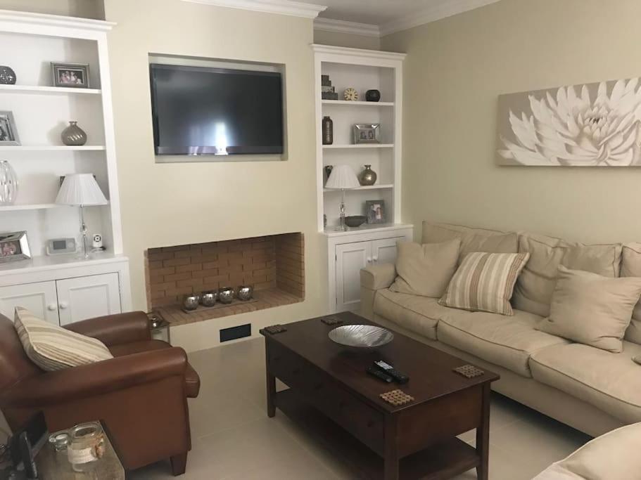 Villa Oleander Agios Nikolaos Loutra Edipsou Bagian luar foto